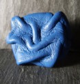BAGUE EN CUIR FROISSE BLEU GREC