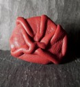 BAGUE EN CUIR FROISSE ROUGE