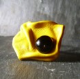 BAGUE CUIR FROISSE JAUNE ET ONYX