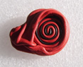Broche cuir souple rouge vermillon