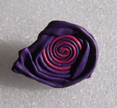 Broche cuir souple violet