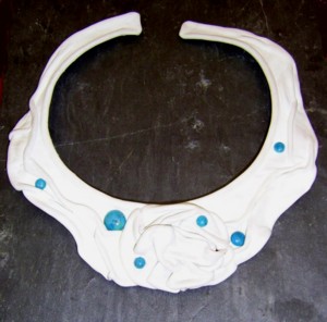 COLLIER BLANC ET TURQUOISES BLEUES VERITABLES