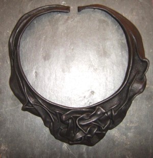 COLLIER NOIR