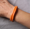 MINI BRACELET EN CUIR SOUPLE FROISSE ORANGE