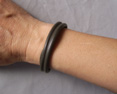 MINI BRACELET EN CUIR SOUPLE FROISSE KAKI