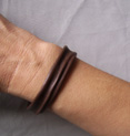 MINI BRACELET EN CUIR SOUPLE FROISSE MARRON CHOCOLAT