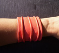 BRACELET LARGE EN CUIR FROISSE SAUMON