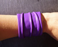 BRACELET LARGE EN CUIR FROISSE VIOLET CLAIR