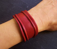 PETIT BRACELET CUIR FROISSE ROUGE BRIQUE