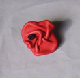 BAGUE FLEUR CUIR FROISSE ROUGE VERMILLON