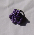 BAGUE FLEUR CUIR FROISSE VIOLET