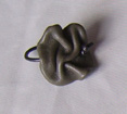 BAGUE FLEUR CUIR FROISSE KAKI